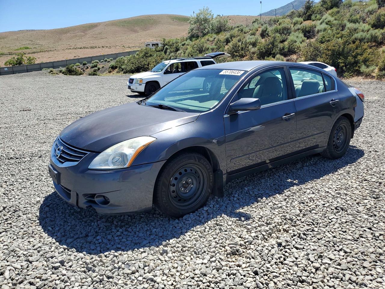 Salvage Nissan Altima Image