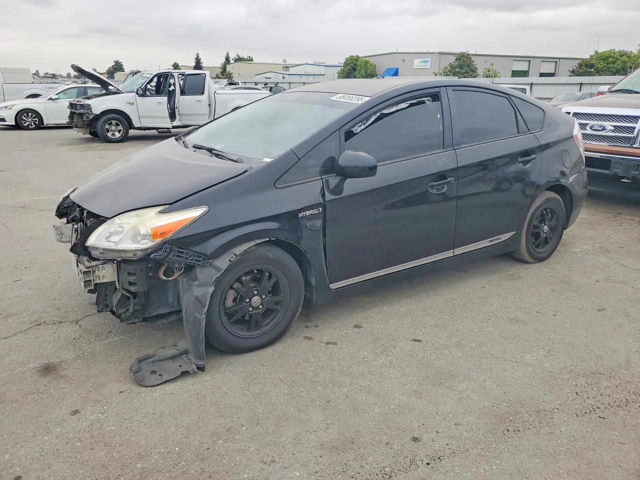 Salvage Toyota Prius Image
