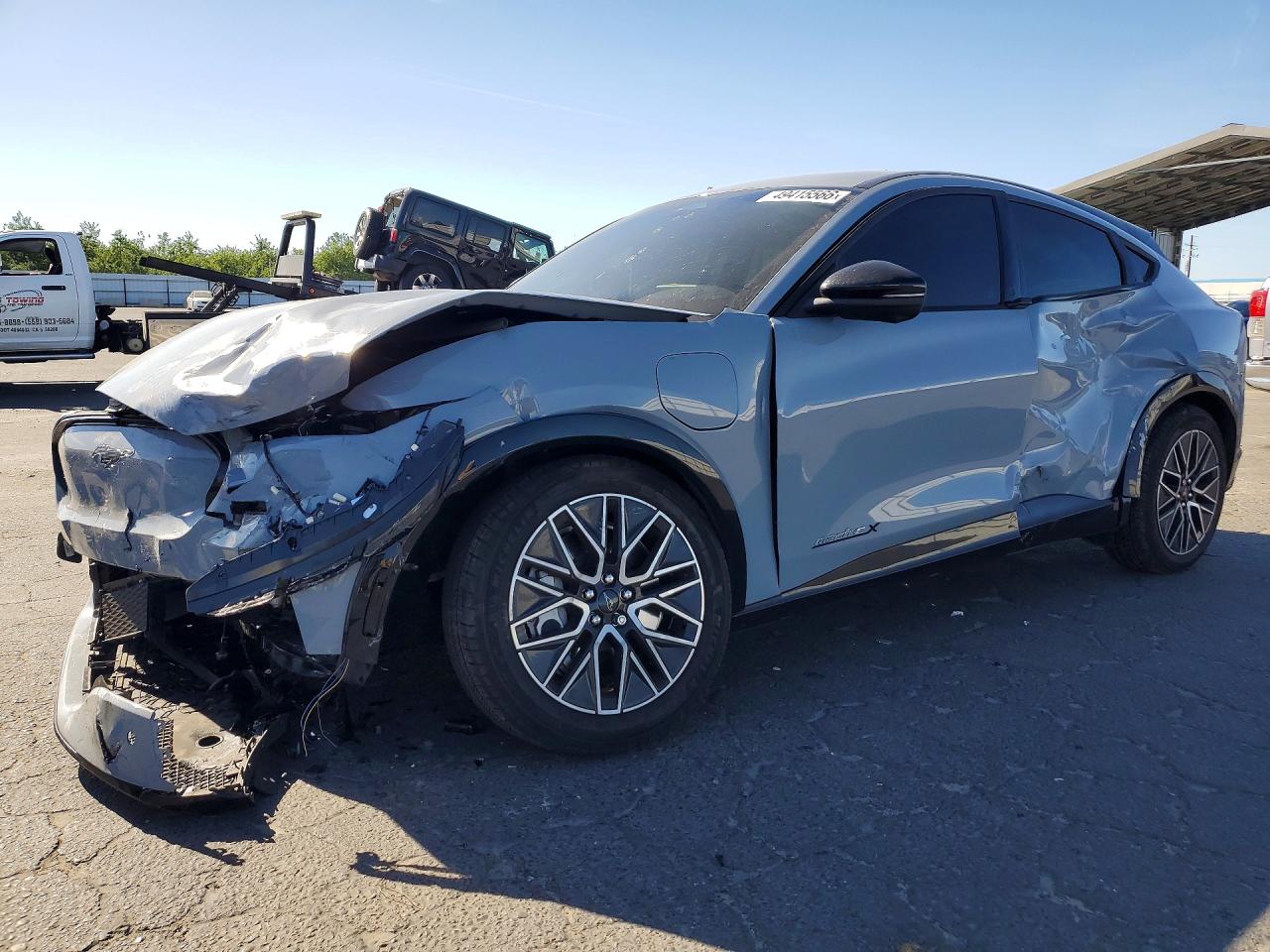 Salvage Ford Mustang Image