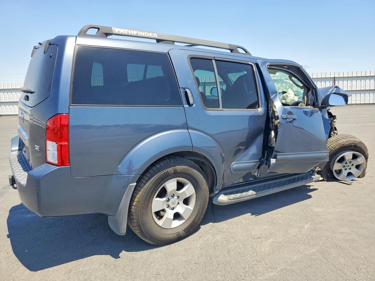 Nissan Pathfinder S