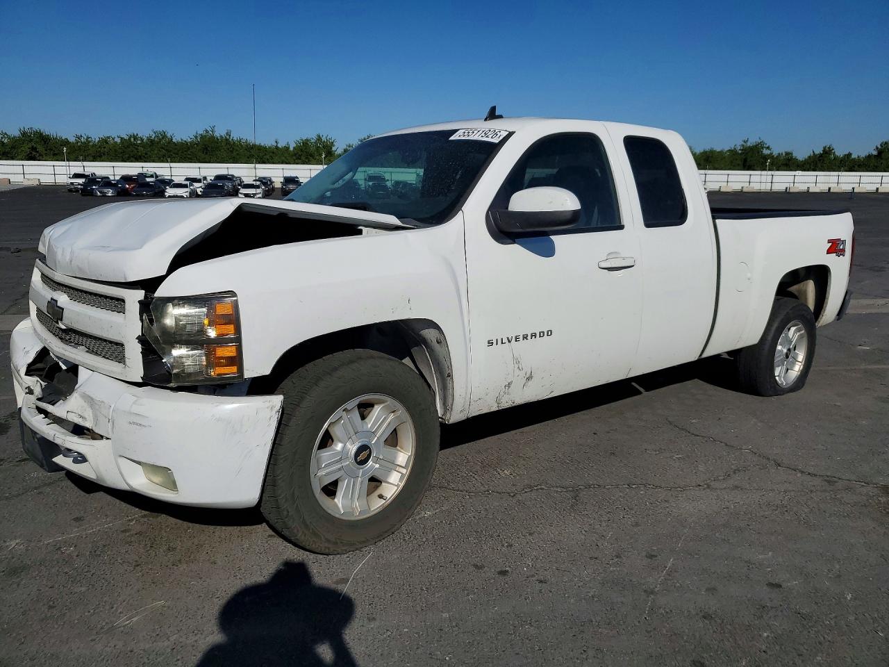 Salvage Chevrolet Silverado Image