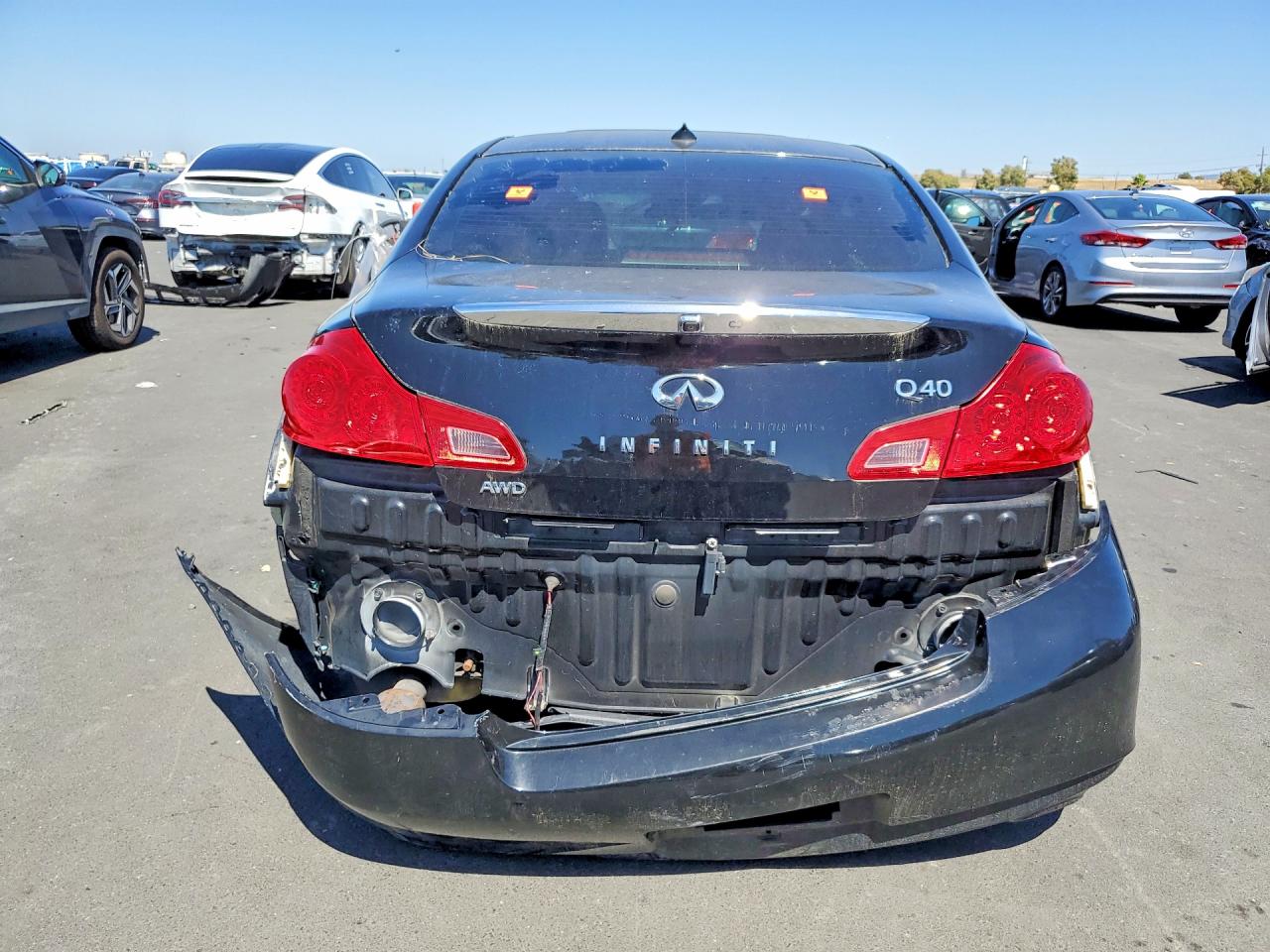 INFINITI Q40 Base Base