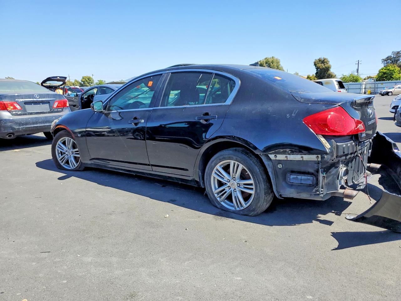 INFINITI Q40 Base Base