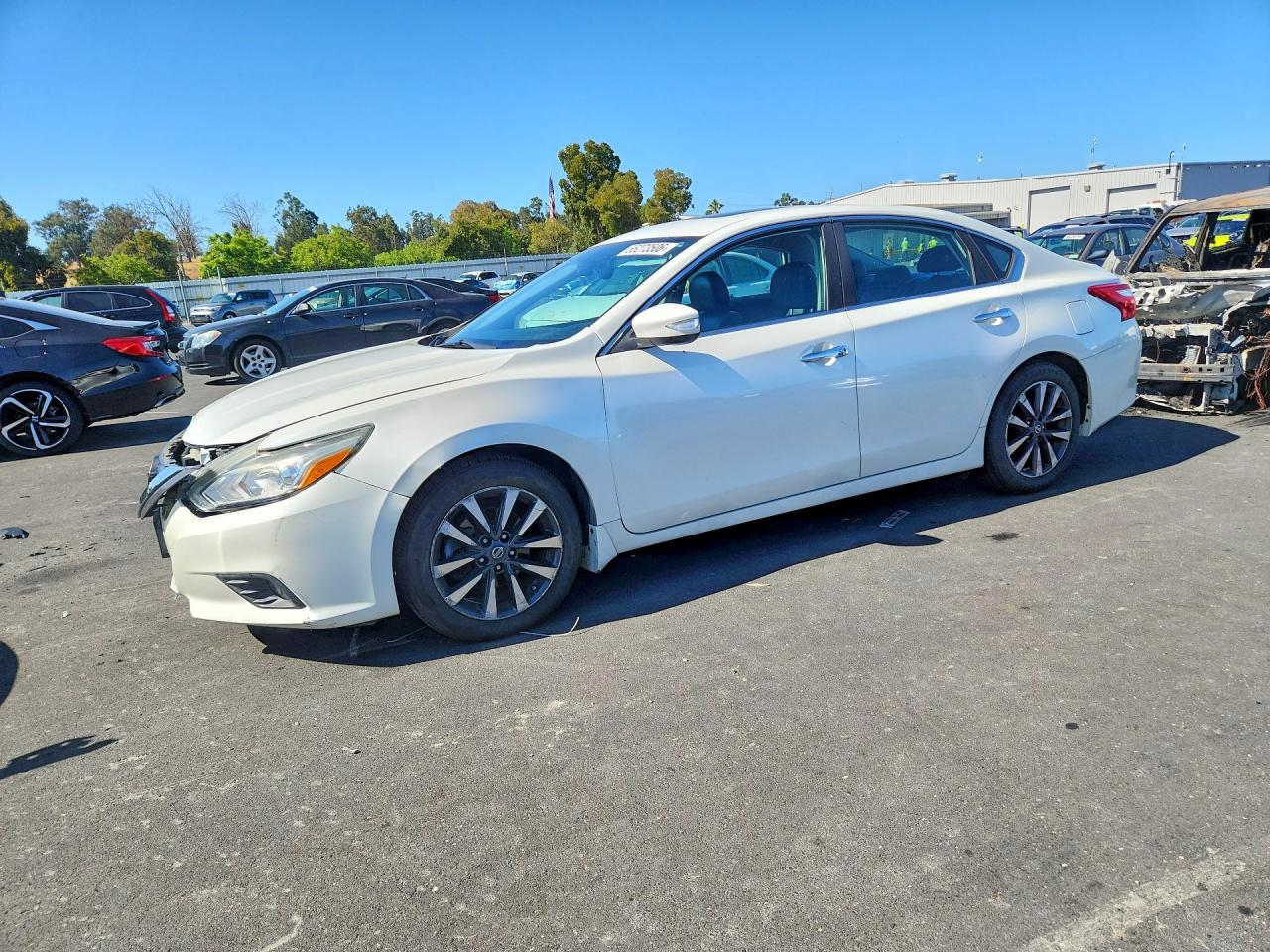 Salvage Nissan Altima Image