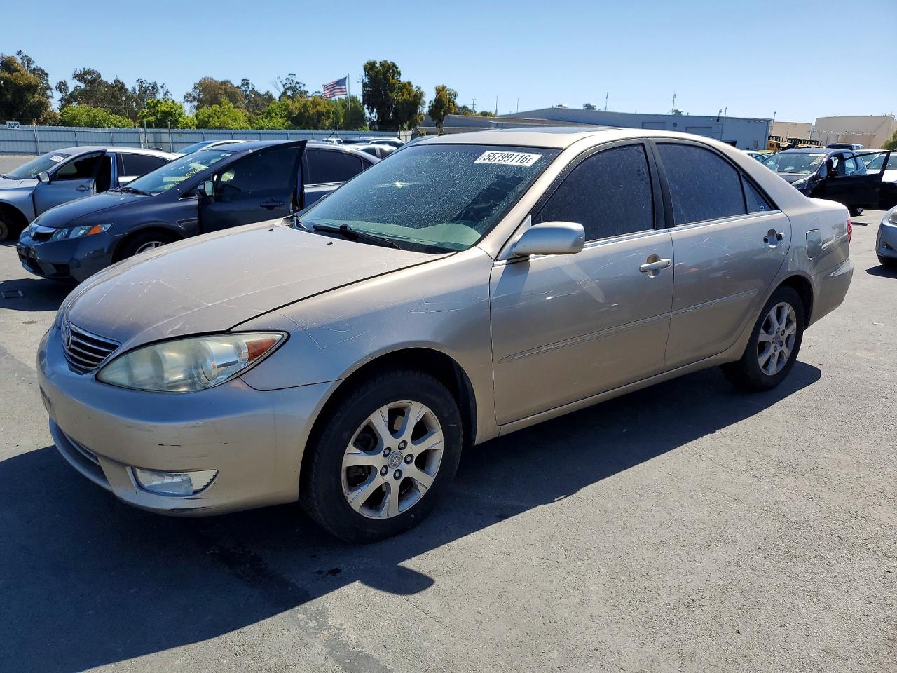 Salvage Toyota Camry Image