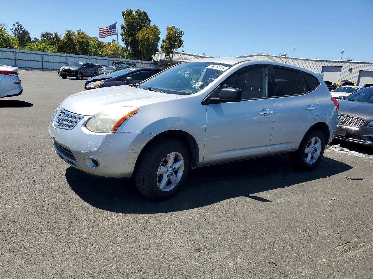 Salvage Nissan Rogue Image