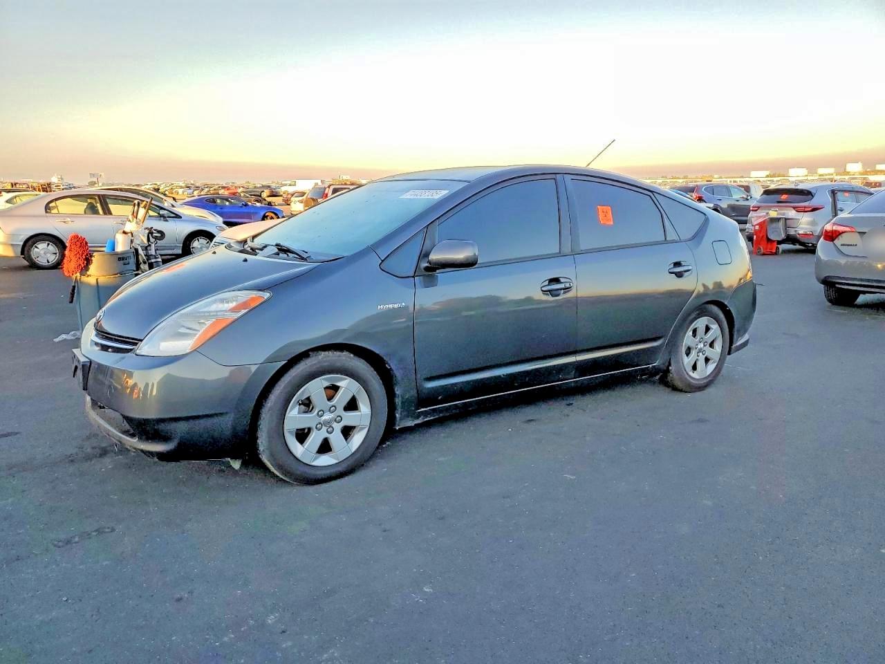 Salvage Toyota Prius Image