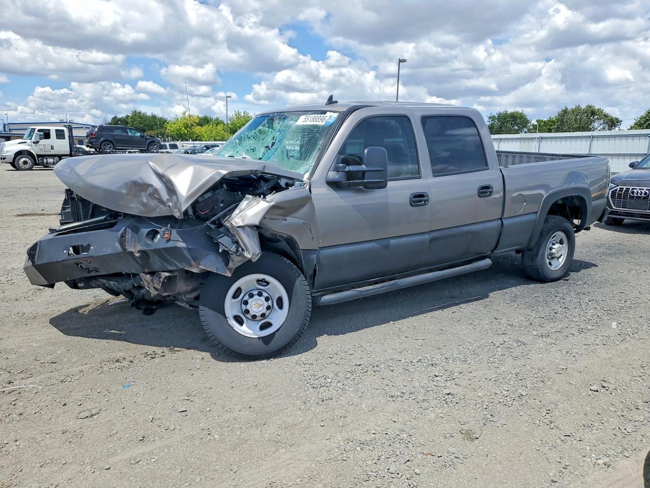 Salvage Chevrolet Silverado Image