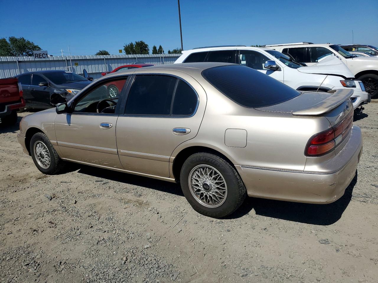 INFINITI I30 Base Base