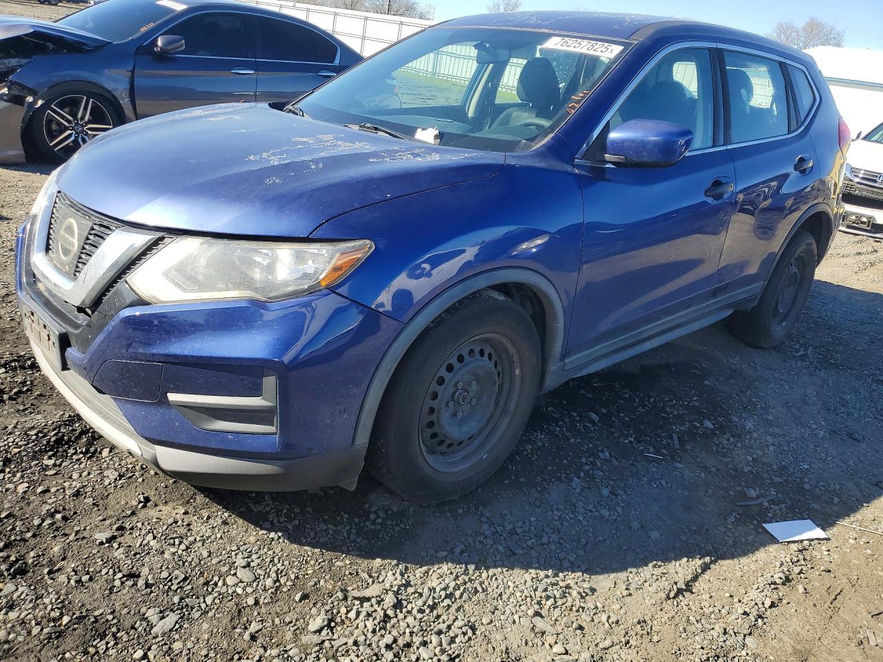 Salvage Nissan Rogue Image