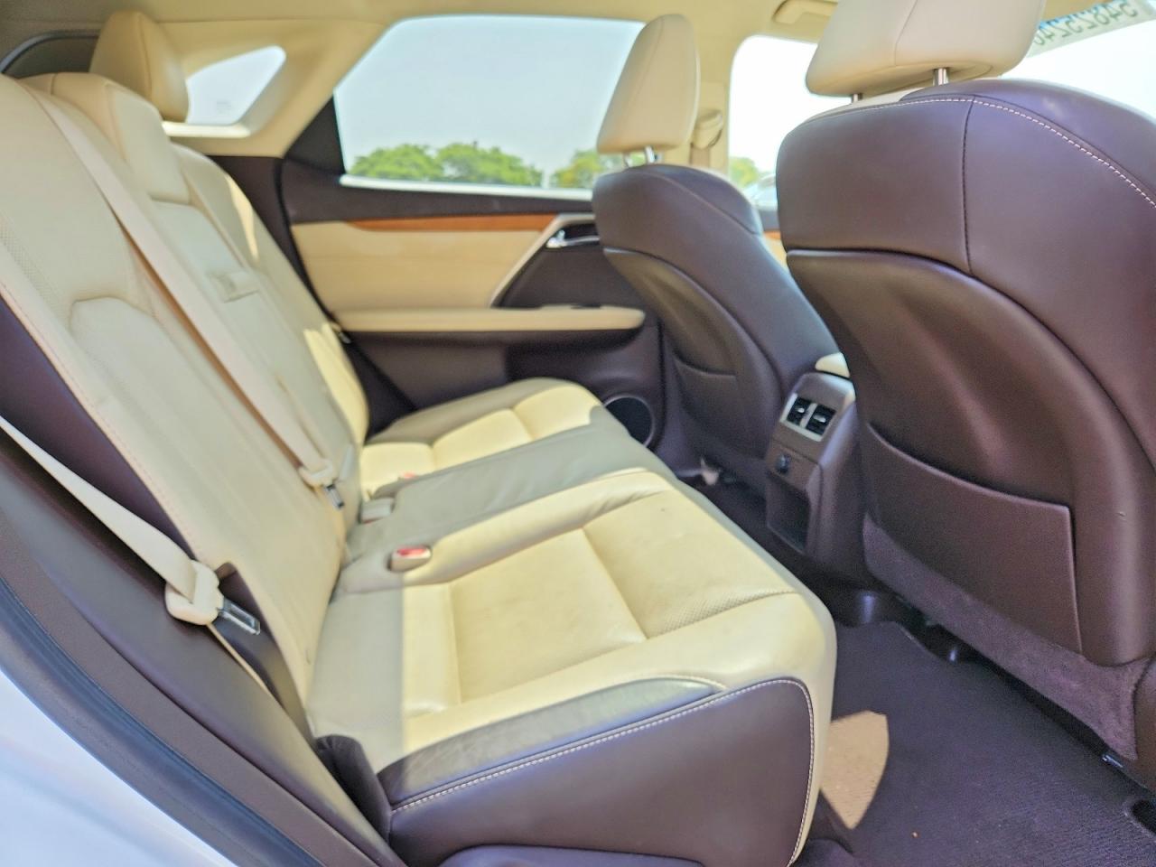 Lexus RX Base
