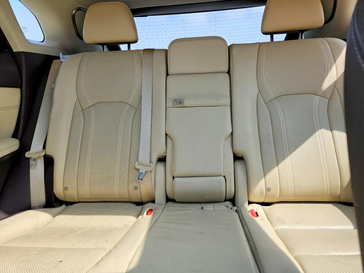 Lexus RX Base