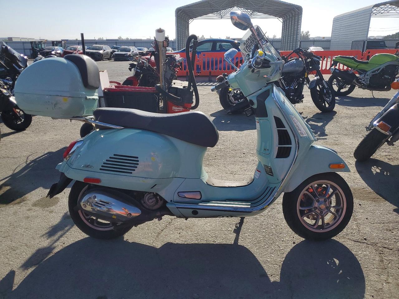 Salvage Vespa Gts Sei Gi Image