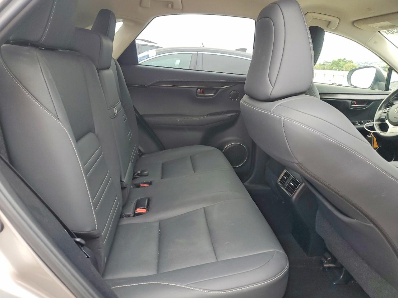 Lexus NX Base