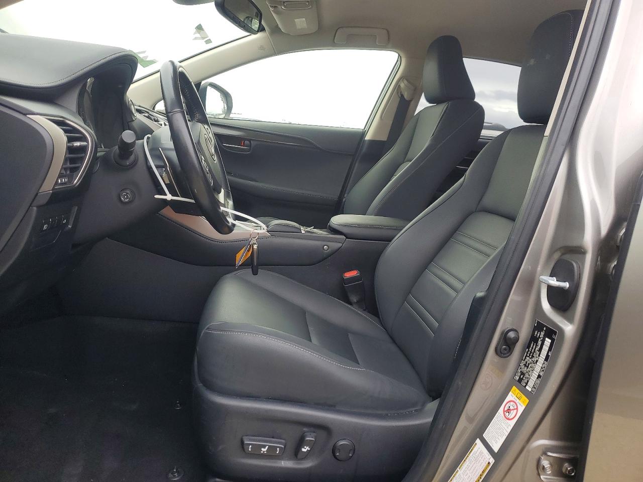 Lexus NX Base