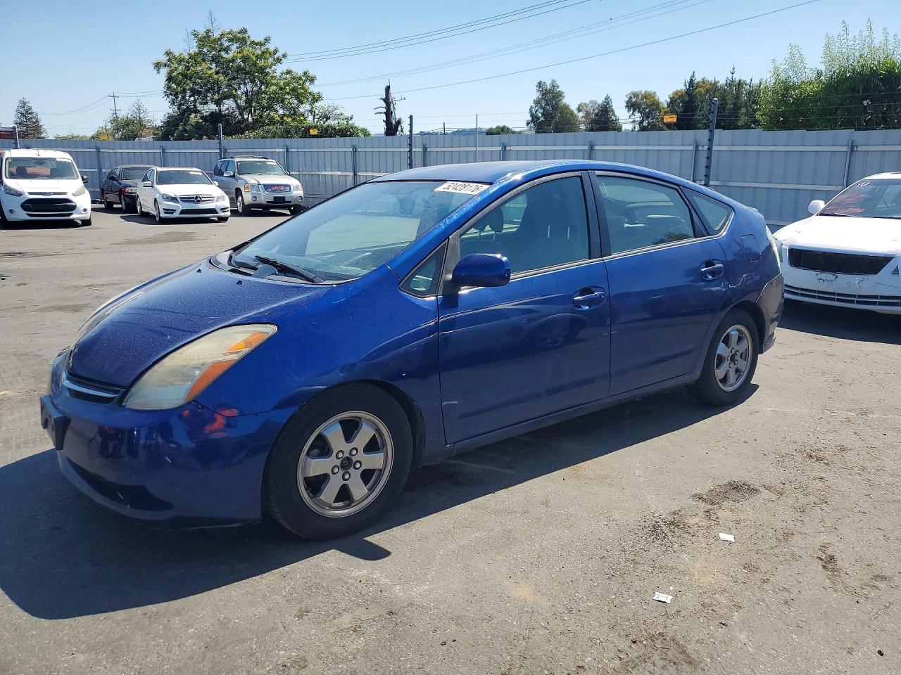 Salvage Toyota Prius Image