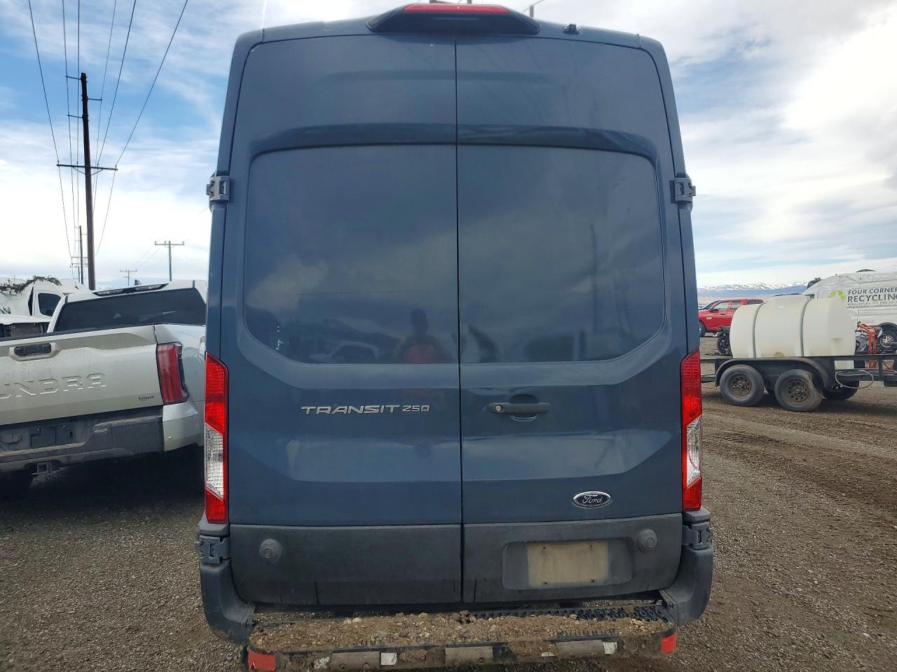 Ford Transit T-250