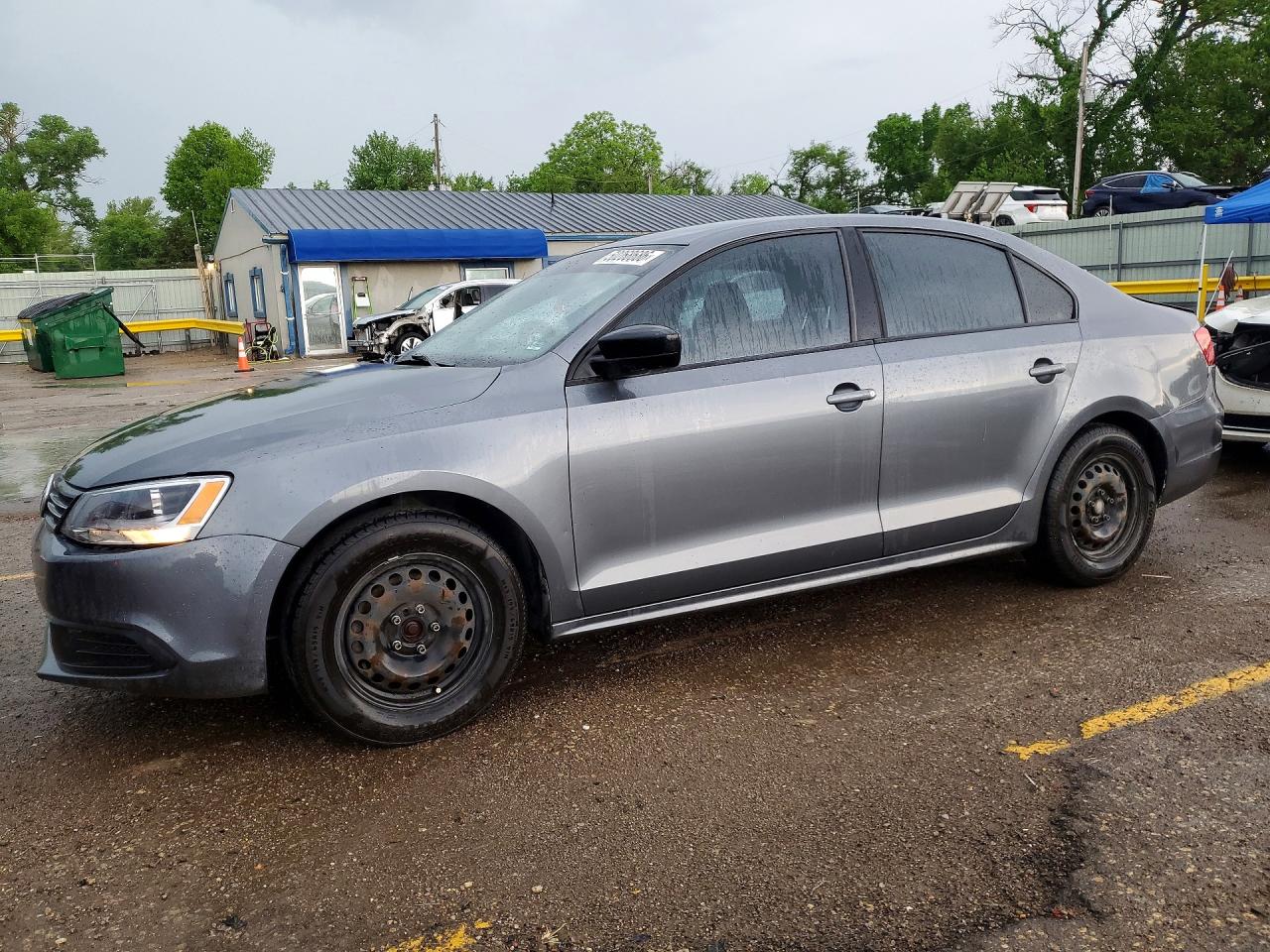 Salvage Volkswagen Jetta Image