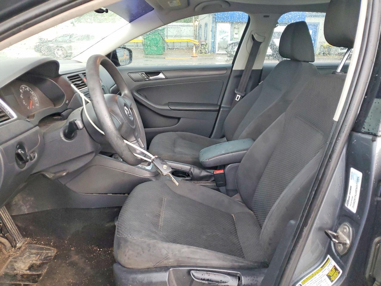 Volkswagen Jetta Base