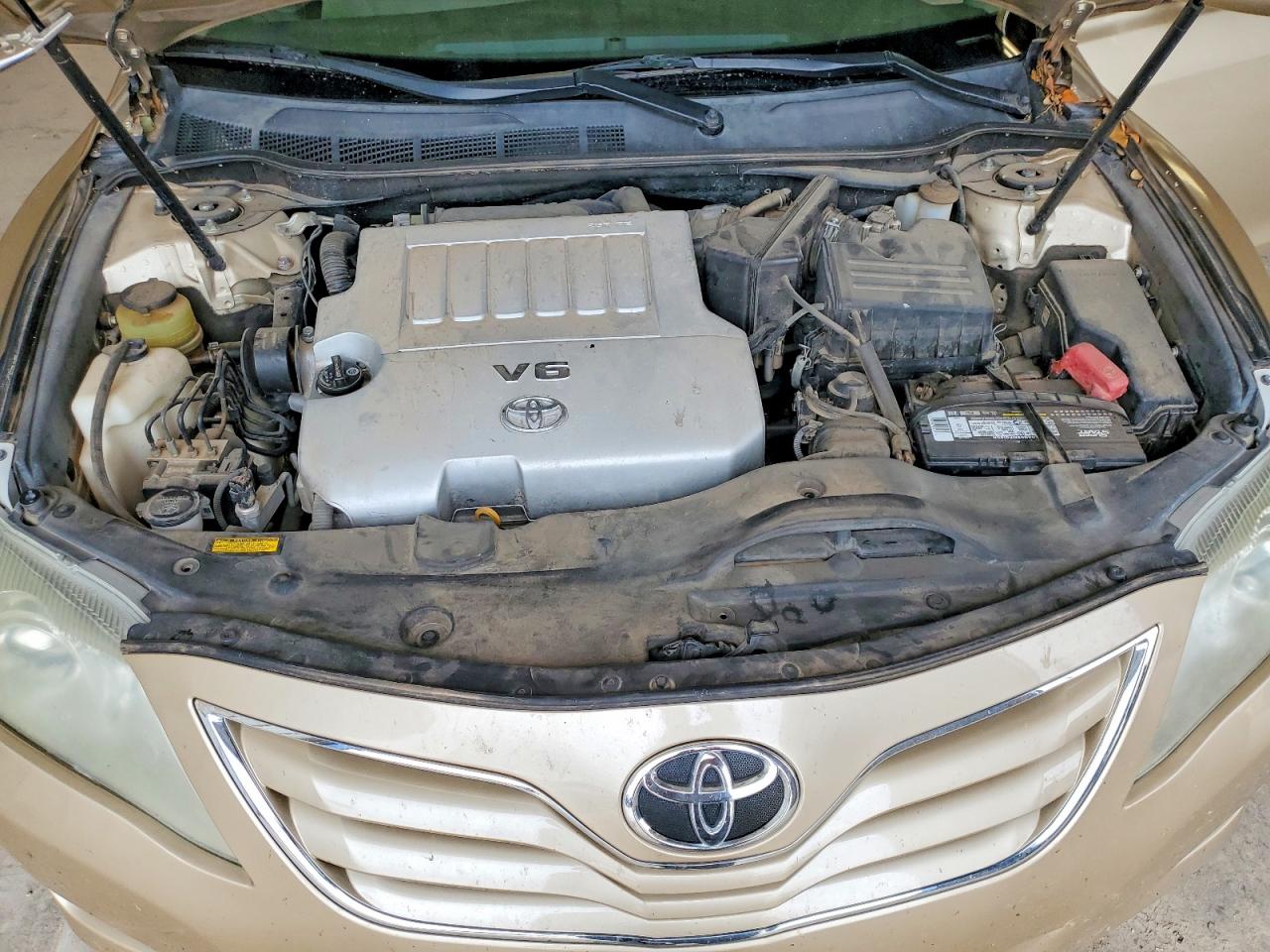 Toyota Camry Le V6