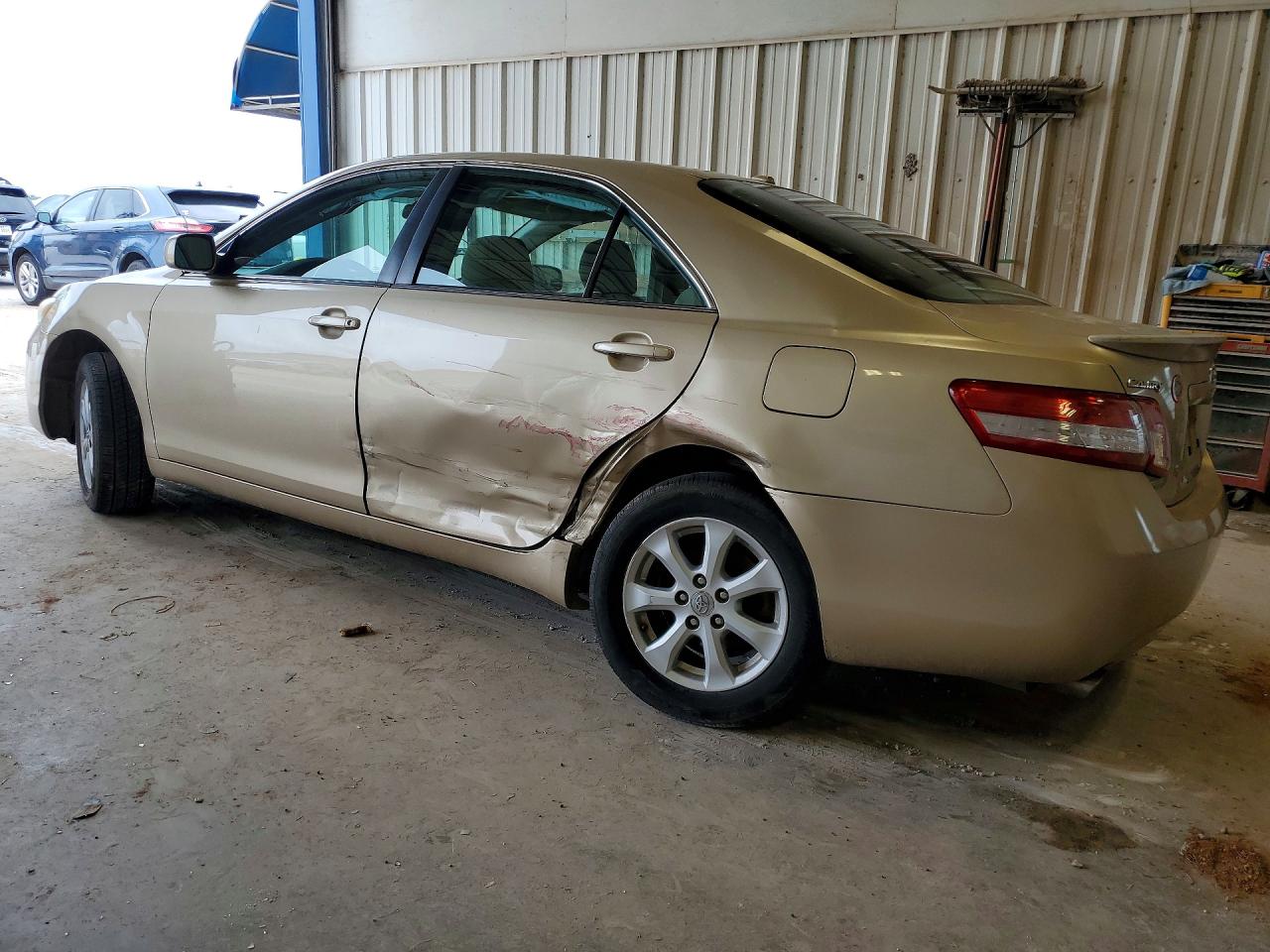 Toyota Camry Le V6