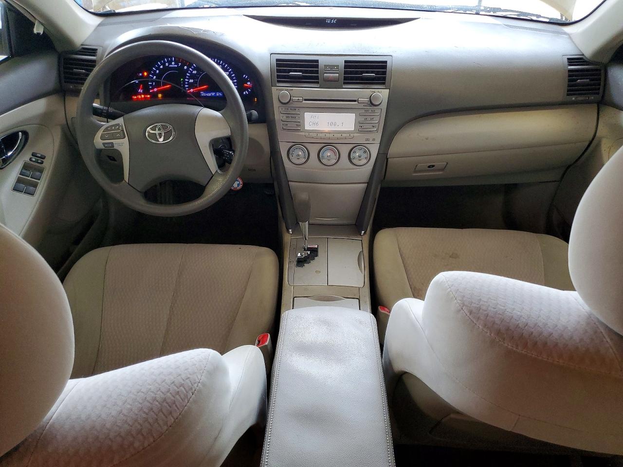 Toyota Camry Le V6