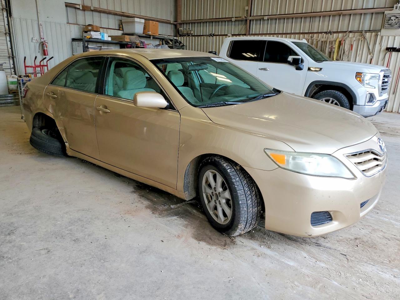 Toyota Camry Le V6