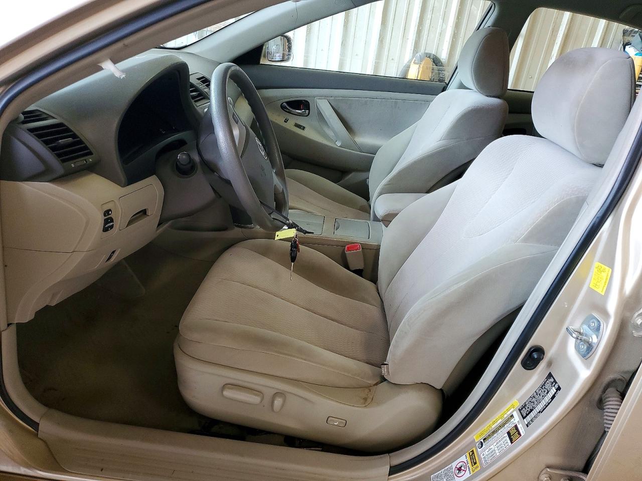 Toyota Camry Le V6