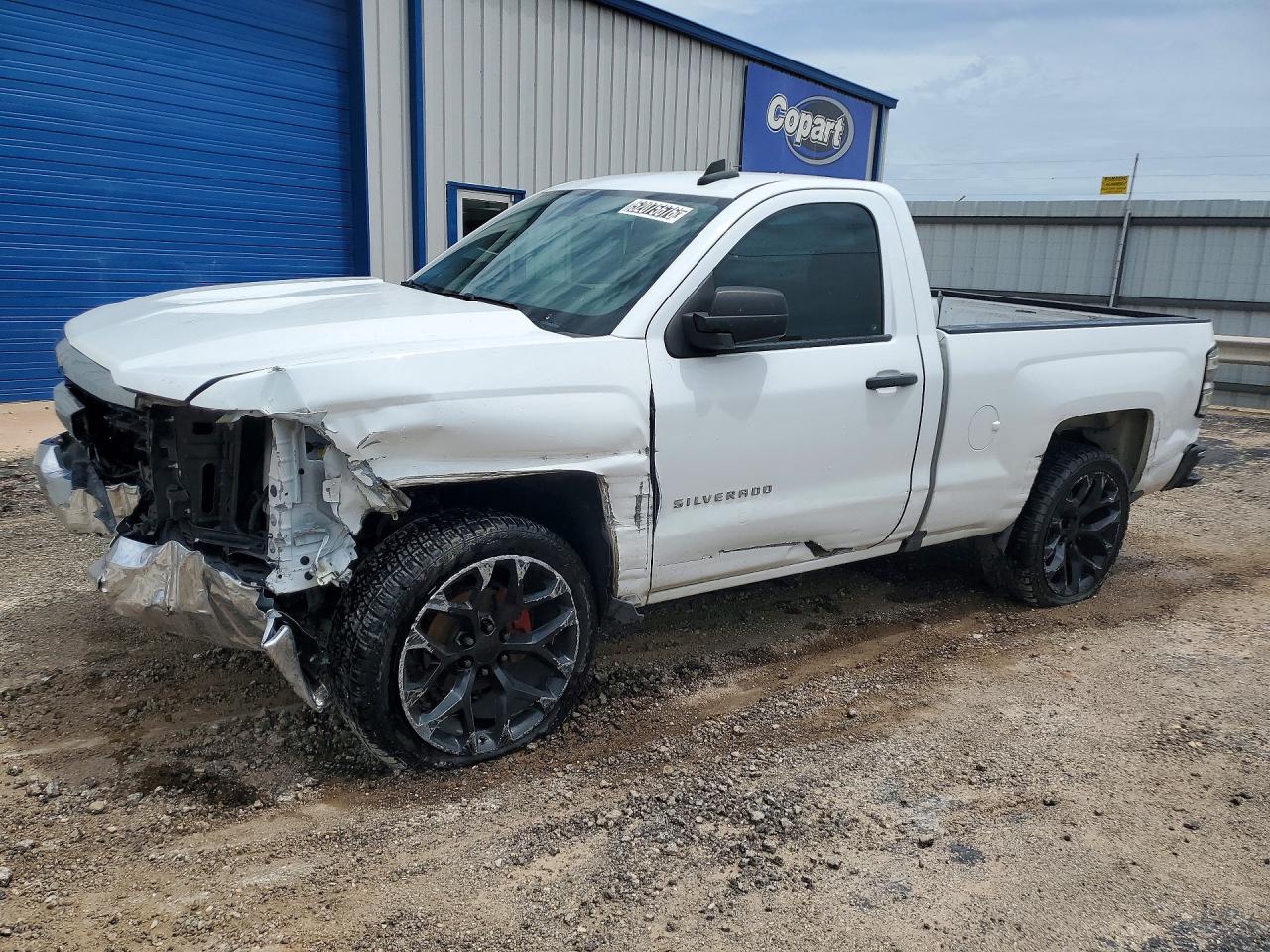 Salvage Chevrolet Silverado Image