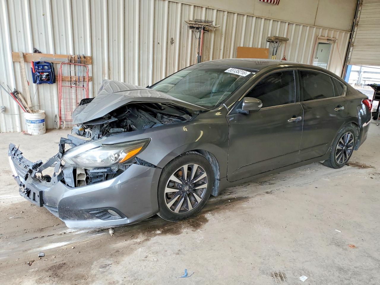 Salvage Nissan Altima Image
