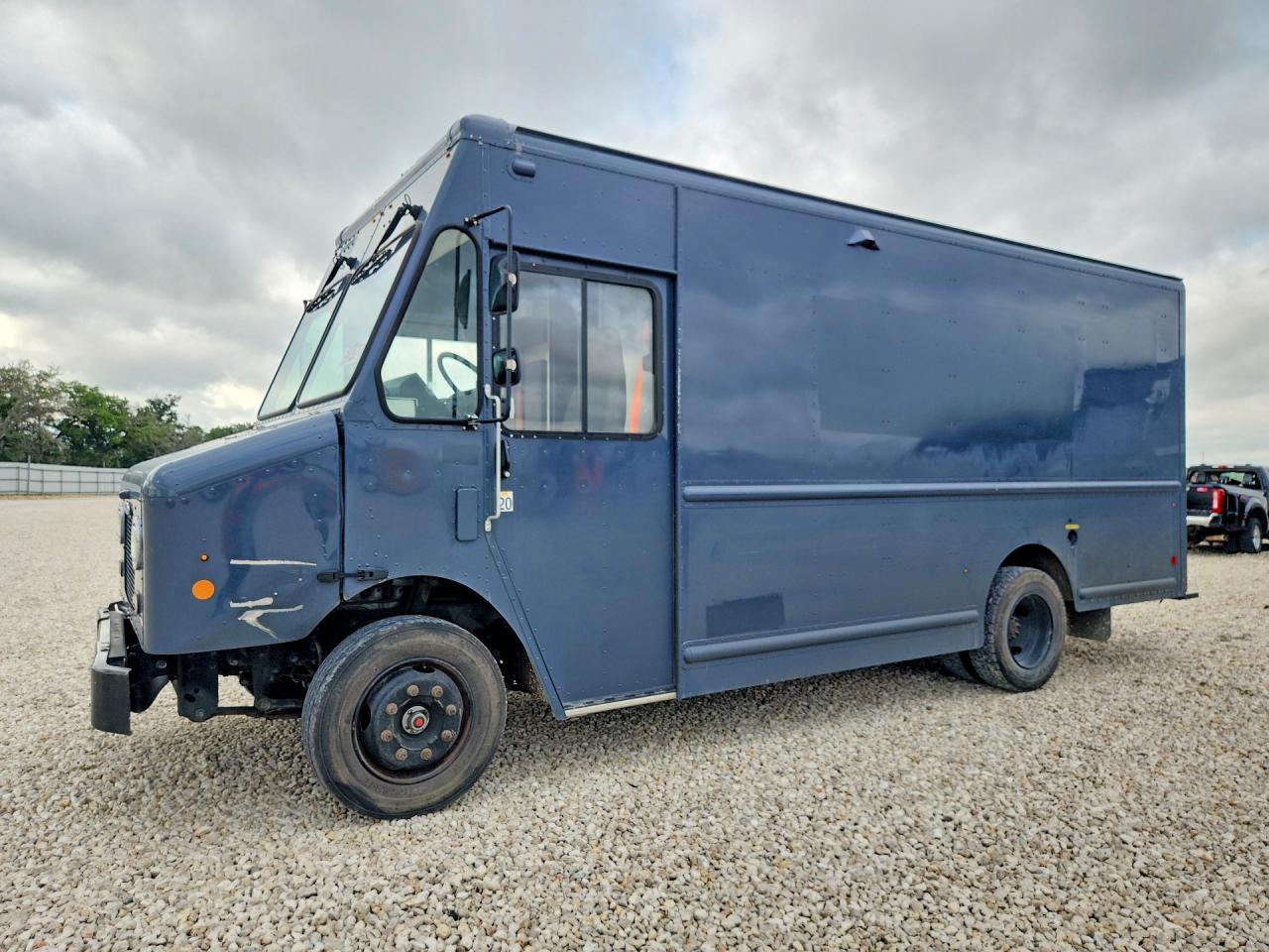 Salvage Freightliner Chassis Image
