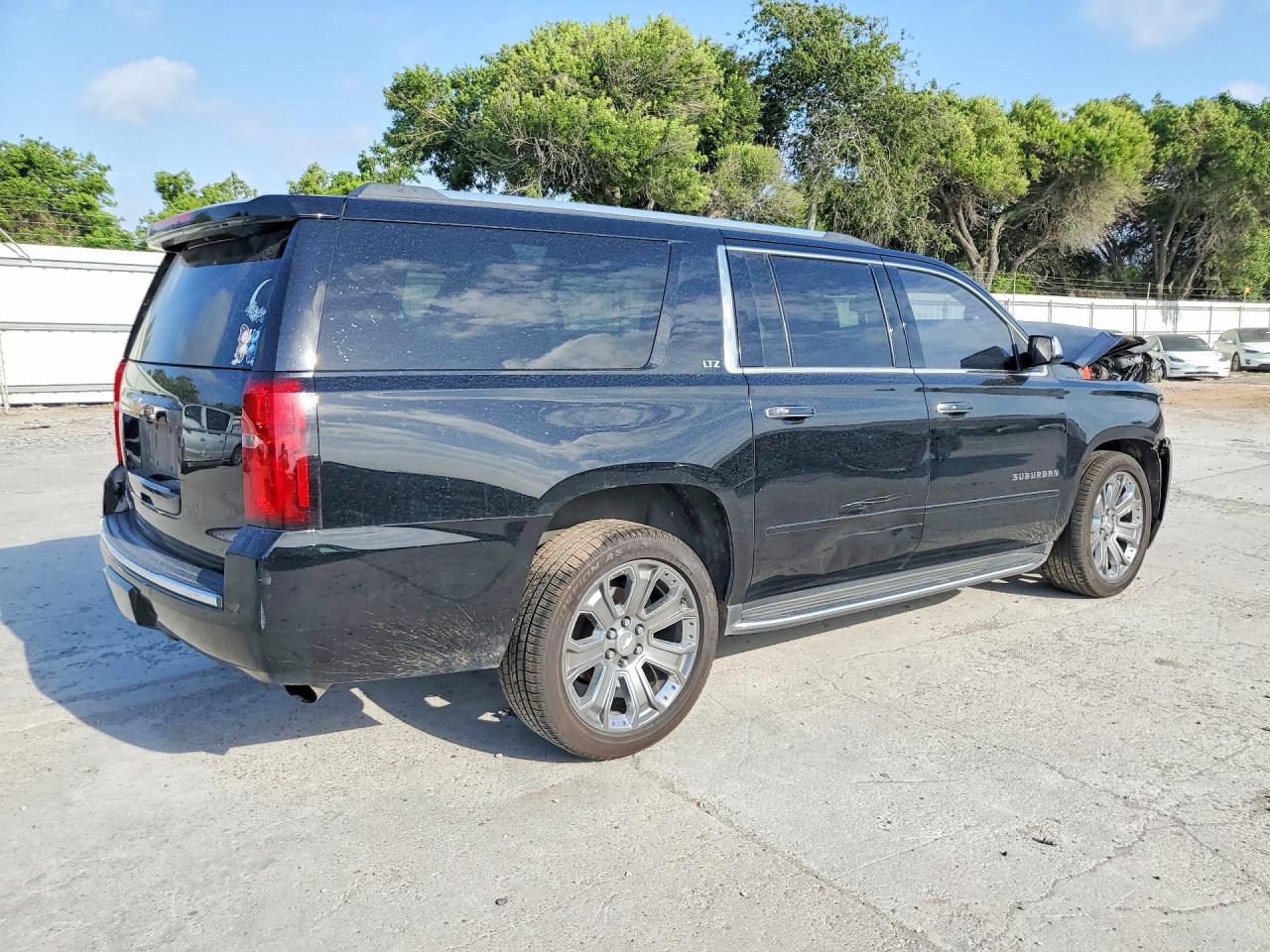 Chevrolet Suburban C1500 Ltz