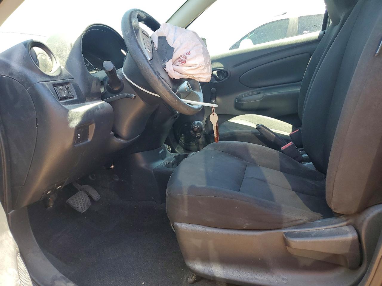 Nissan Versa 1.6 S Plus