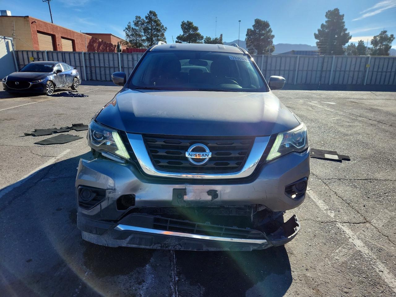 Nissan Pathfinder S