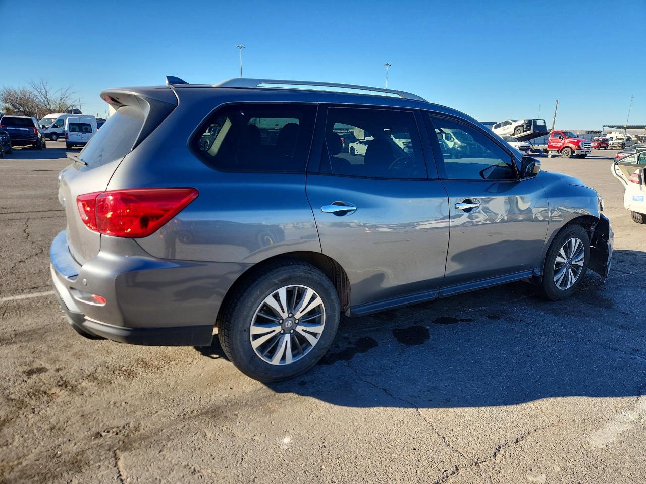 Nissan Pathfinder S