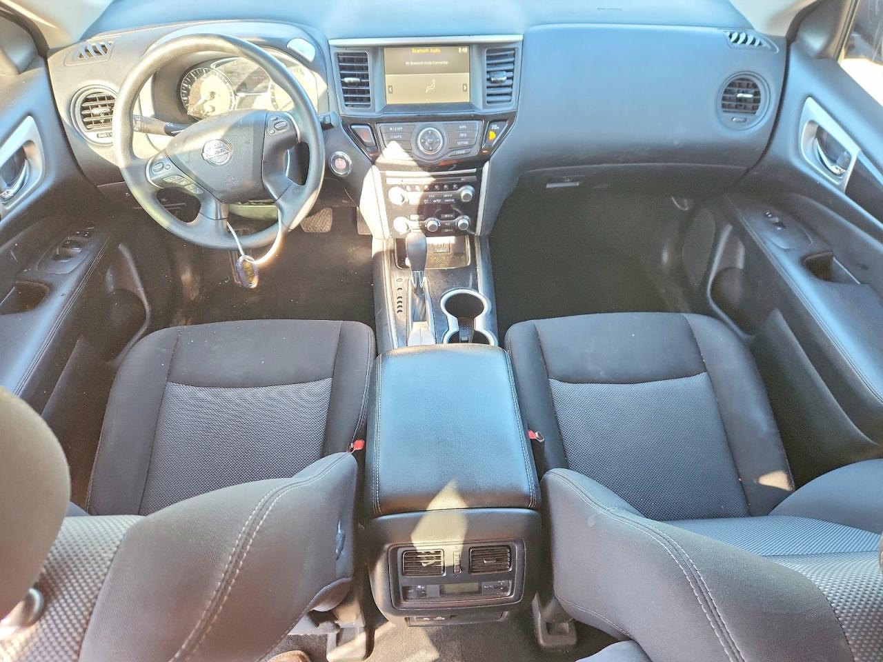 Nissan Pathfinder S