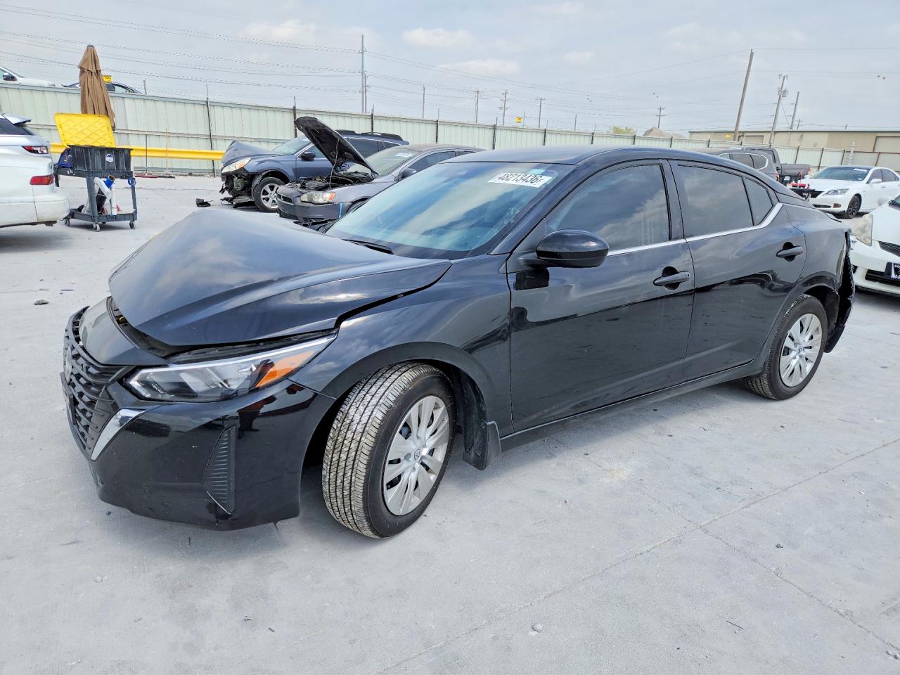 Salvage Nissan Sentra Image