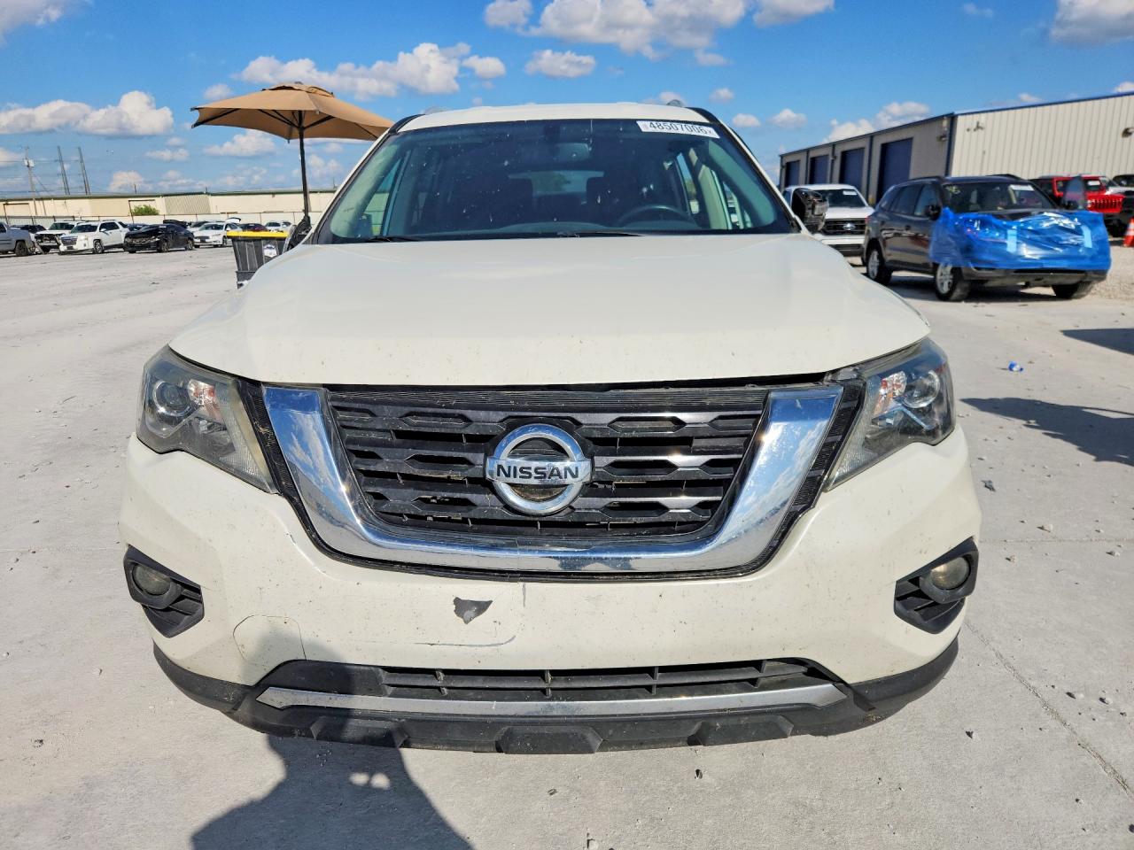 Nissan Pathfinder Sv