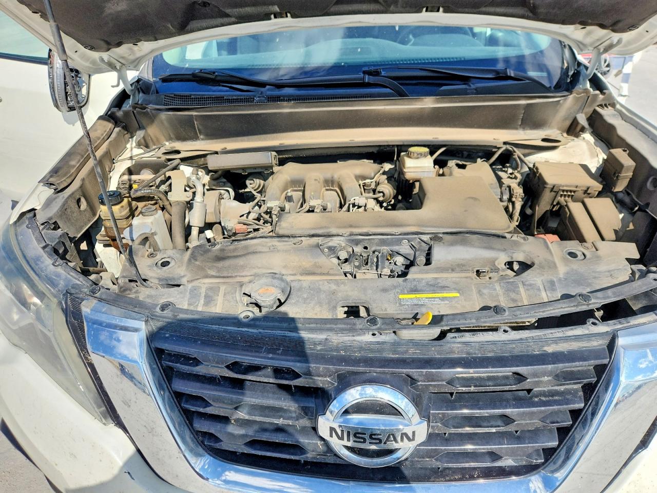 Nissan Pathfinder Sv
