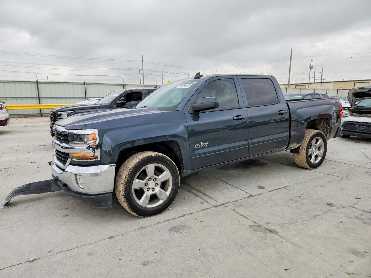 Salvage Chevrolet Silverado Image