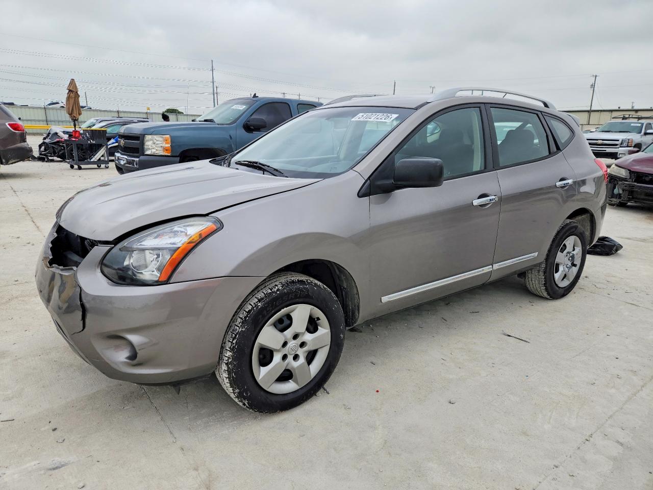 Salvage Nissan Rogue Image