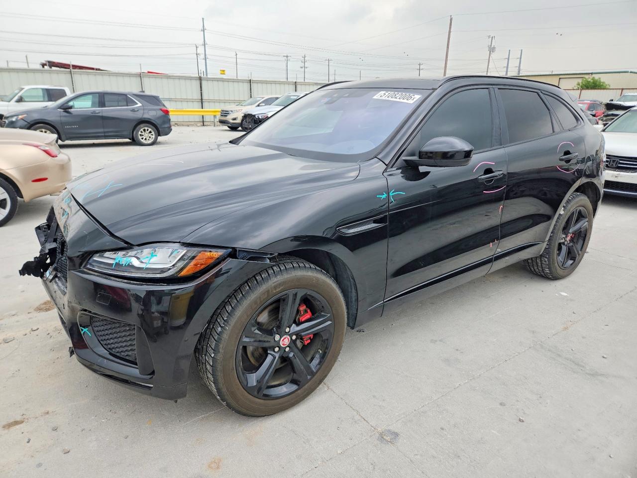 Salvage Jaguar F-PACE Image