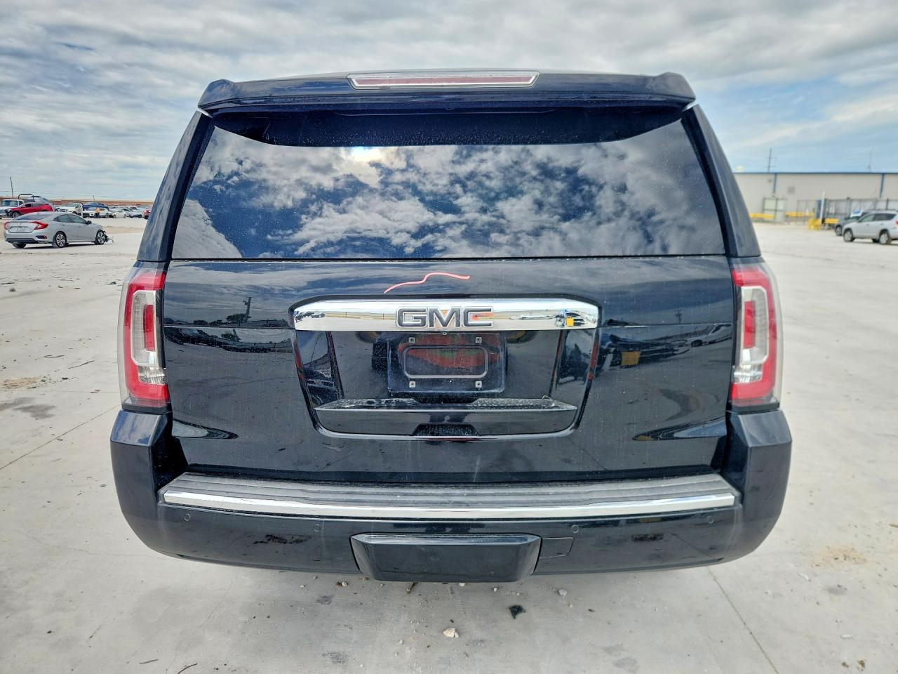 GMC Yukon Denali