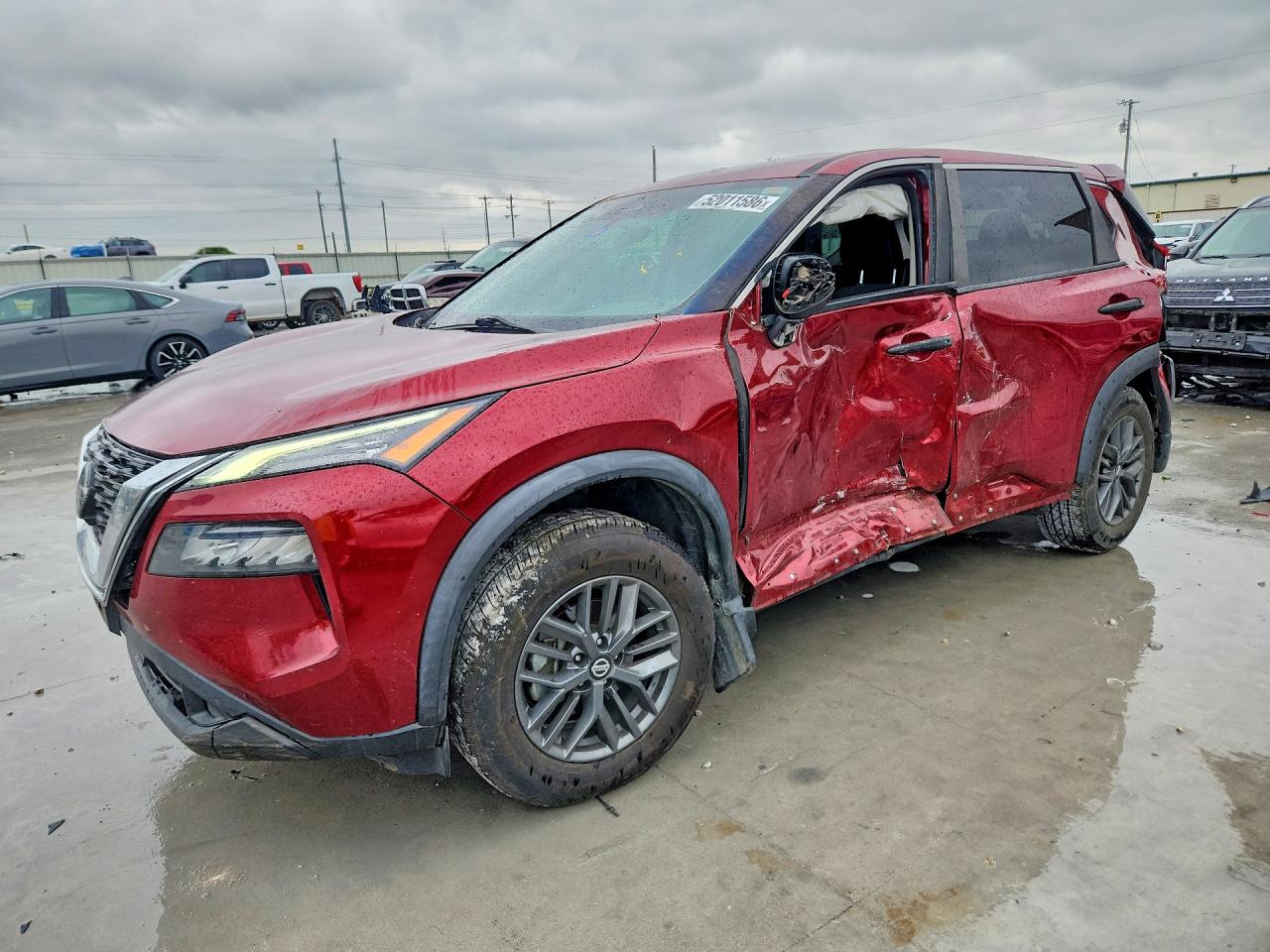 Salvage Nissan Rogue Image