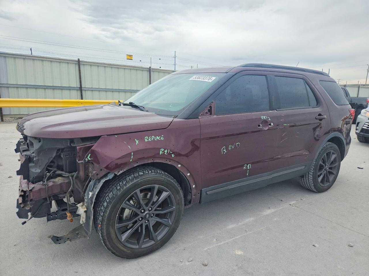 Salvage Ford Explorer Image