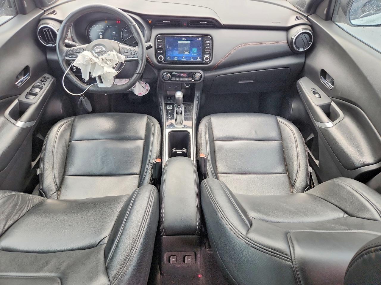 Nissan Kicks Sr
