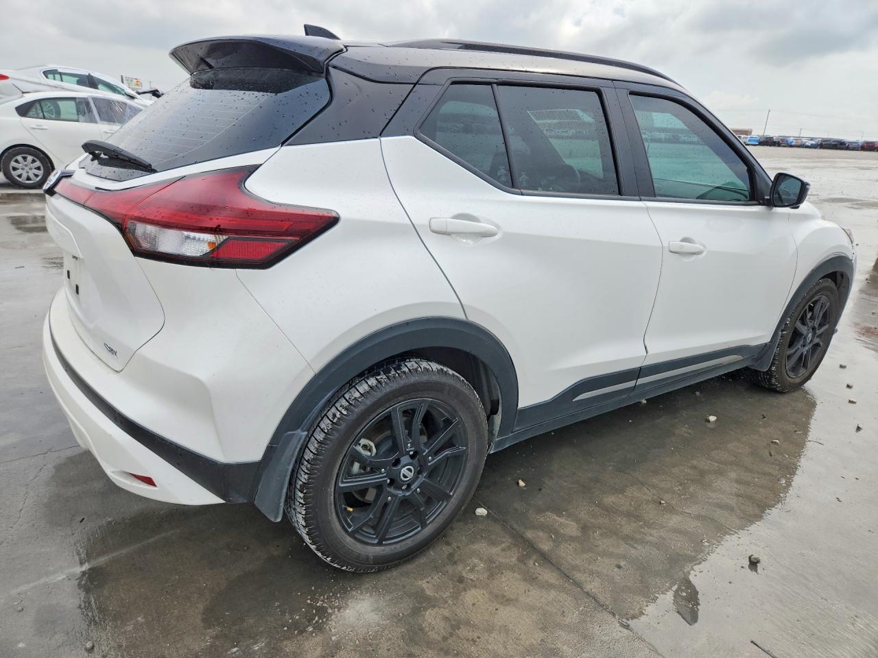 Nissan Kicks Sr