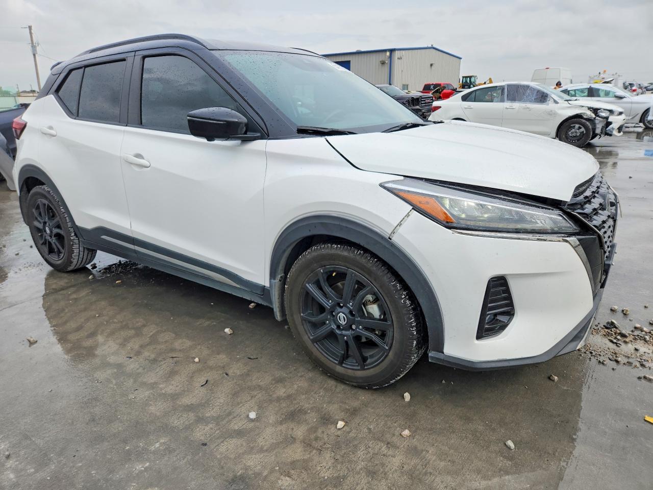 Nissan Kicks Sr