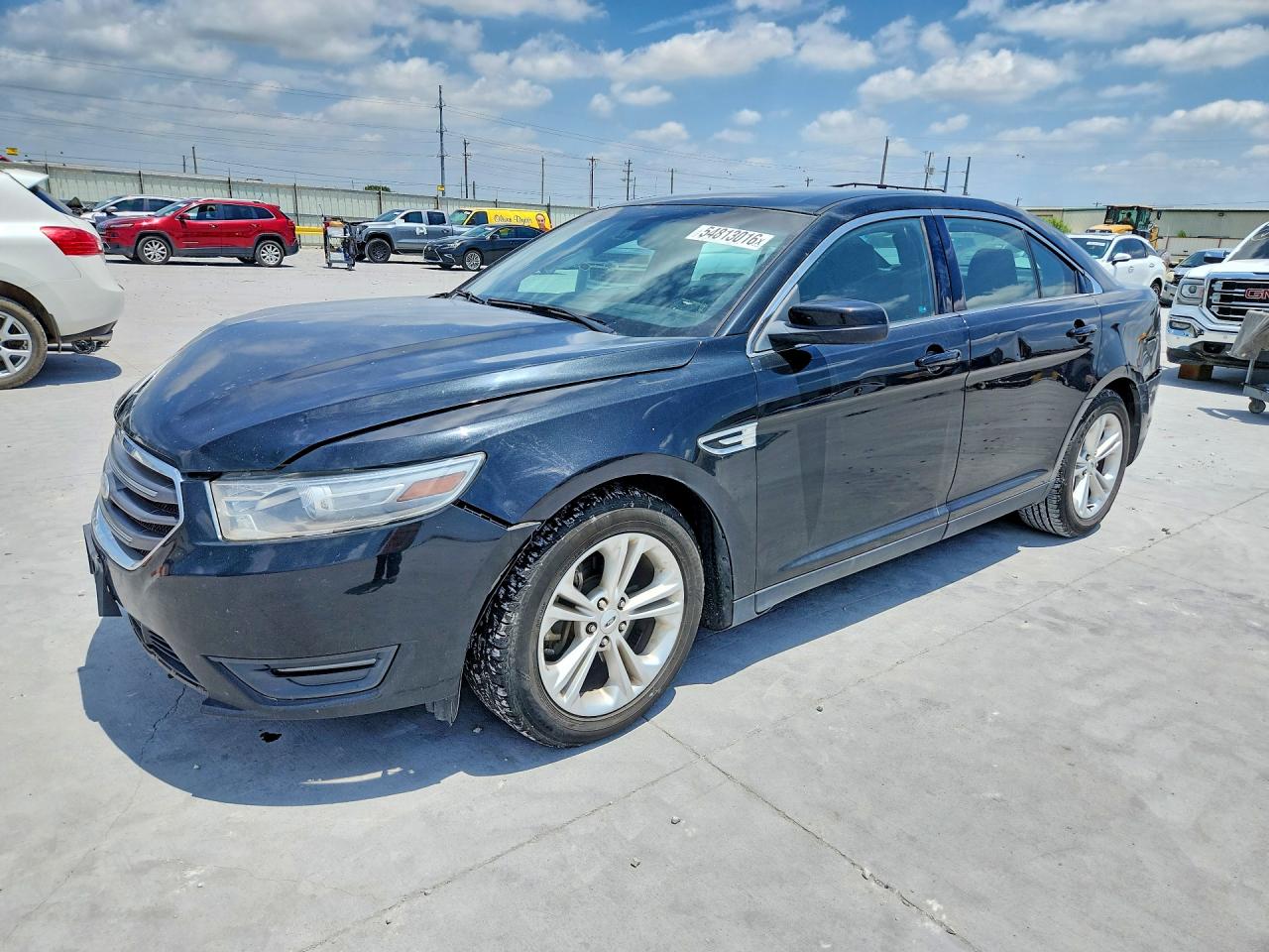 Salvage Ford Taurus Image