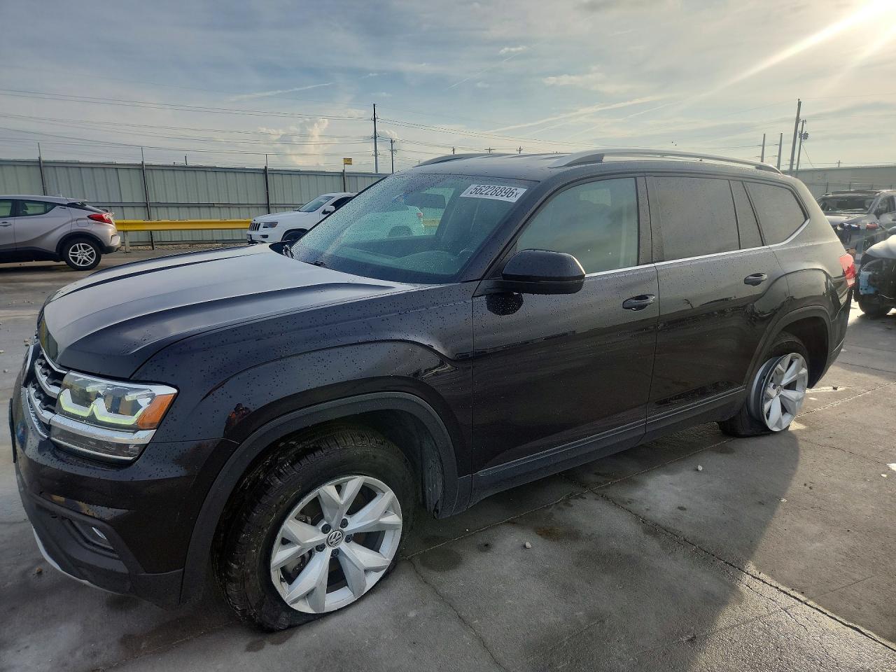 Salvage Volkswagen Atlas Image